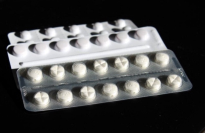 Commander Precose - Illustration de comprimés et boîte de Precose®